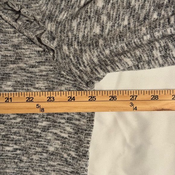 Women's Black and White Top - Picture 4 of 8